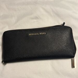 Michael Kors Continental Wallet in Black